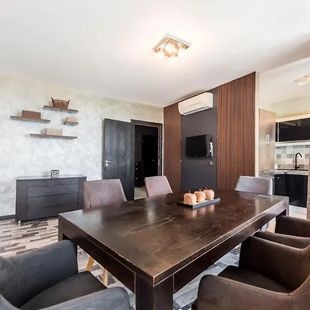 Spacious Family شقة فارنا
